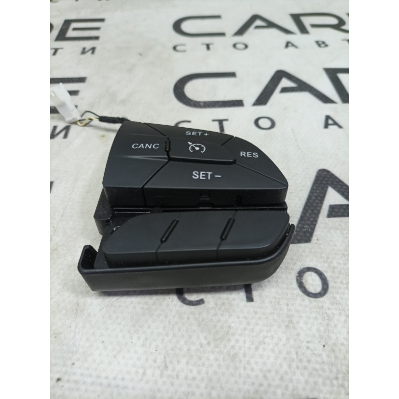 Кнопки руля (электрика / кнопки) Jeep Cherokee Trailhawk 2014 2.4 68146854ac