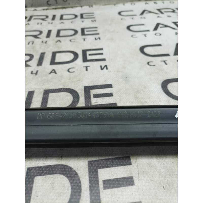 Молдинг стекла внутренний (наружные элементы кузова) Jeep Compass MP 2018 2.4 68242128aa