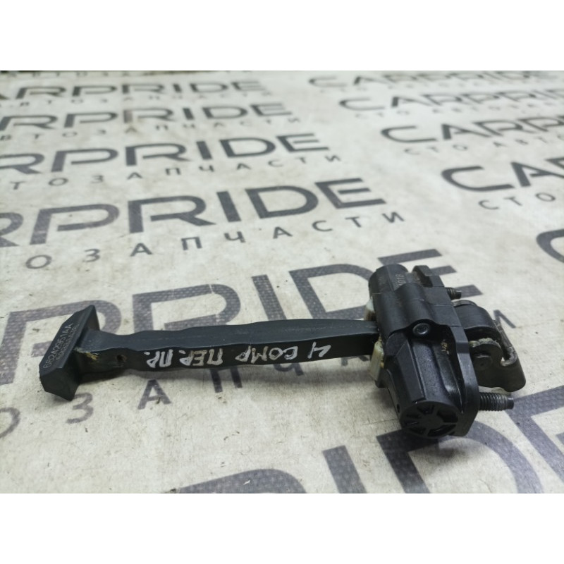 Ограничитель двери (кузов и элементы) Jeep Compass MP 2018 2.4 68242951aa