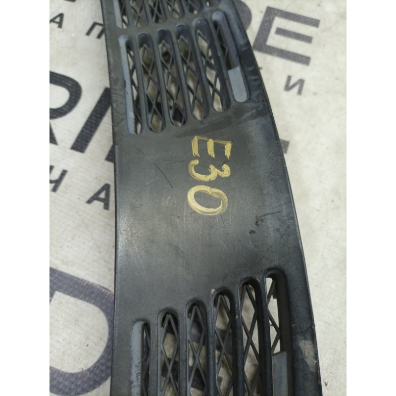 Решетка обдува лобового стекла (салон) BMW 3-series E30 51131904572