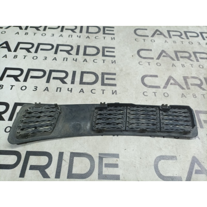 Решетка обдува лобового стекла (салон) BMW 3-series E30 51131904572