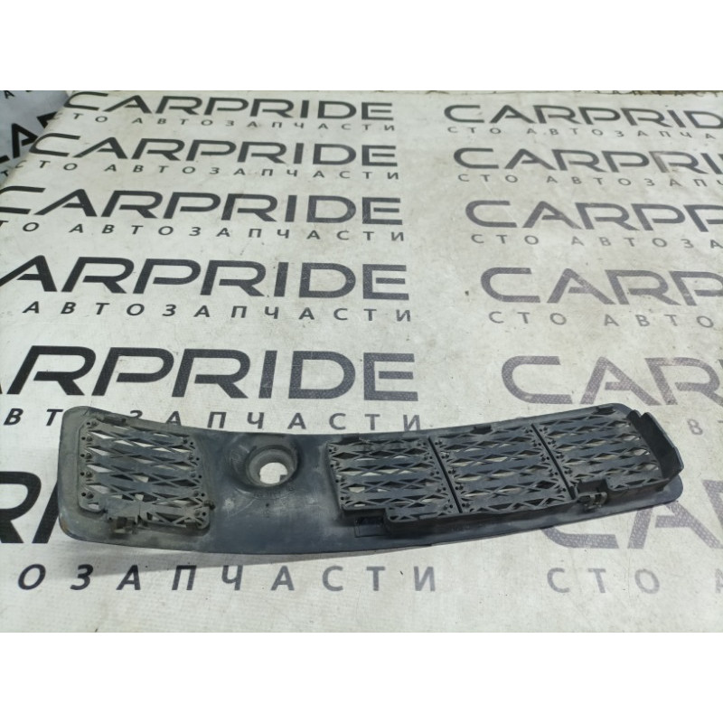 Решетка обдува лобового стекла (салон) BMW 3-series E30 51131904571