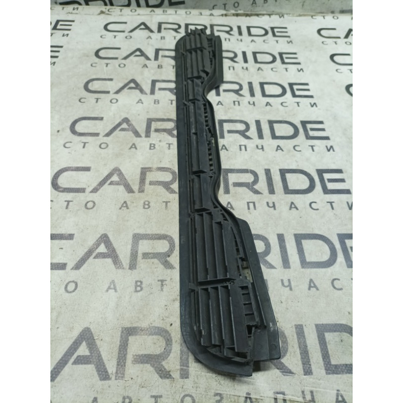 Решітка обдуву лобового скла (салон) BMW 3-series E36 M40B18 51131977679
