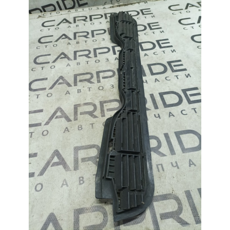 Решітка обдуву лобового скла (салон) BMW 3-series E36 M40B18 51131977679