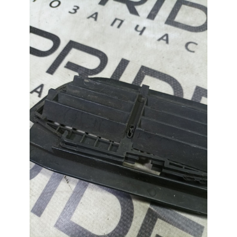 Решітка обдуву лобового скла (салон) BMW 3-series E36 M40B18 51131977679