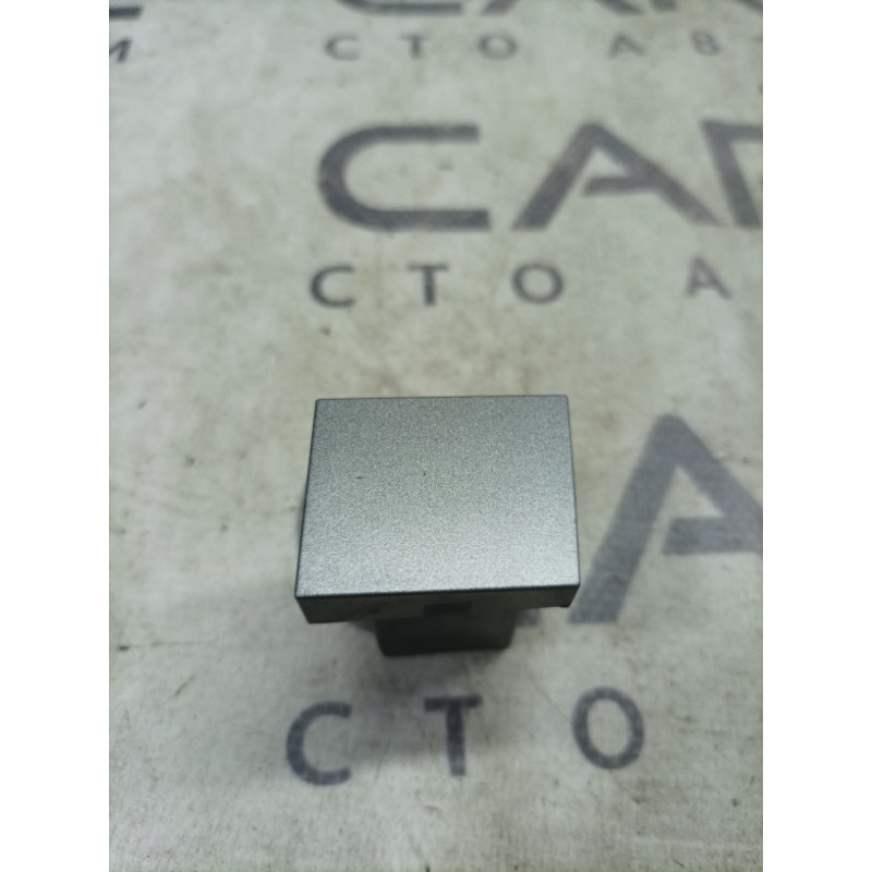 Заглушка центральної консолі (салон) Opel Vectra C 09185912