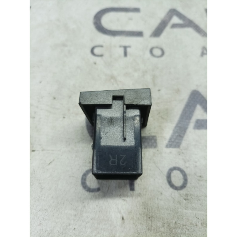 Заглушка центральної консолі (салон) Opel Vectra C 09185912