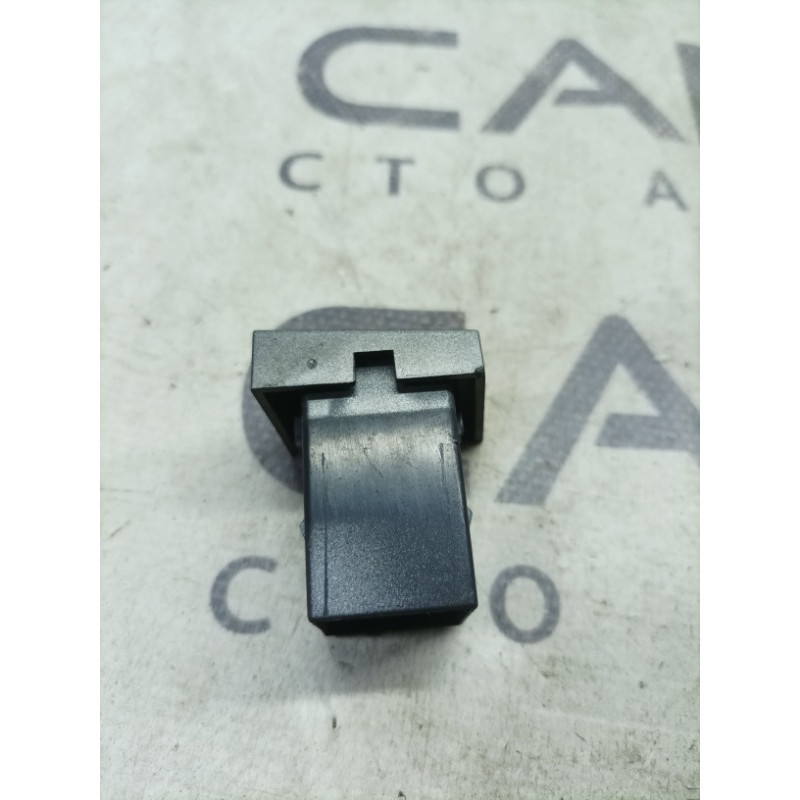 Заглушка центральної консолі (салон) Opel Vectra C 09185912