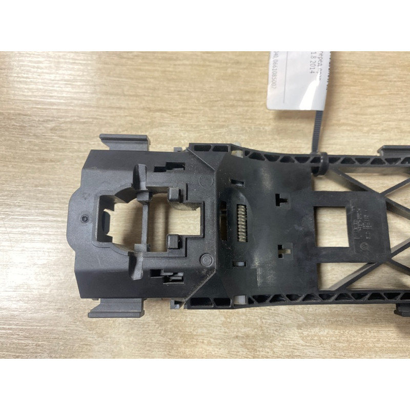Кронштейн ручки двери (кузов и элементы) Volkswagen Passat B7 2014 1.8 5N0839885H