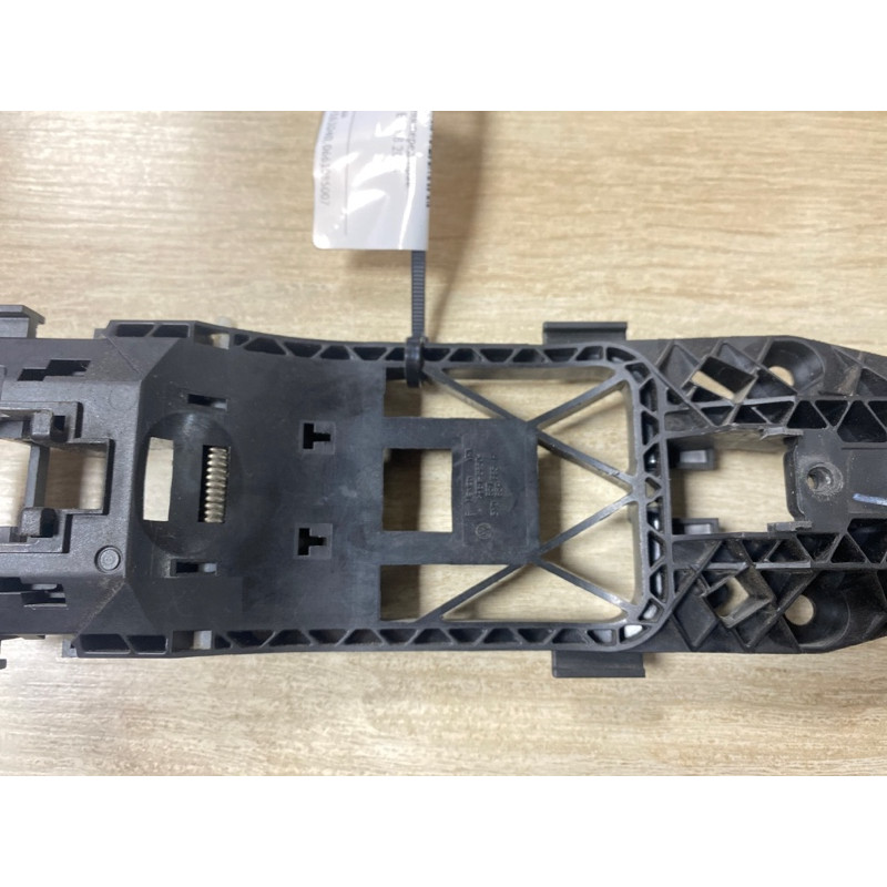 Кронштейн ручки двери (кузов и элементы) Volkswagen Passat B7 2014 1.8 5N0839885H