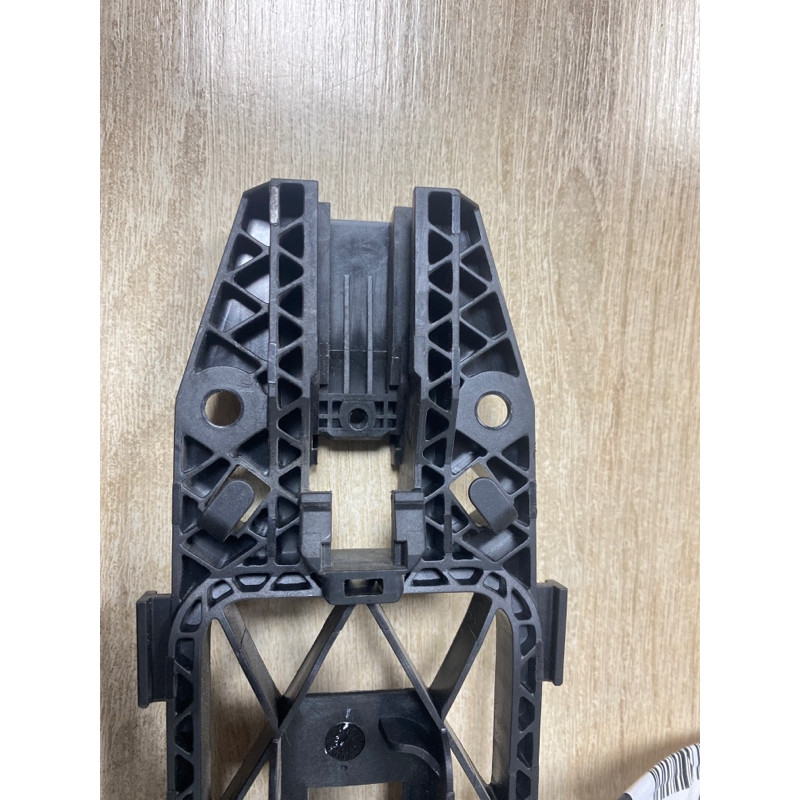 Кронштейн ручки двери (кузов и элементы) Volkswagen Passat B7 2014 1.8 5N0839885H