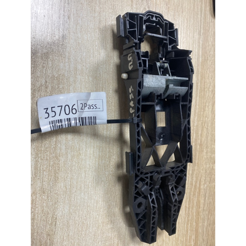 Кронштейн ручки двери (кузов и элементы) Volkswagen Passat B7 2014 1.8 5N0839885H