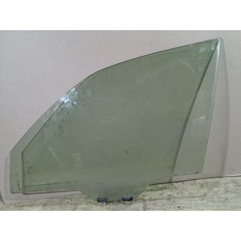 Стекло (кузов и элементы) Subaru Forester SH 2008 2.0 61011SC010