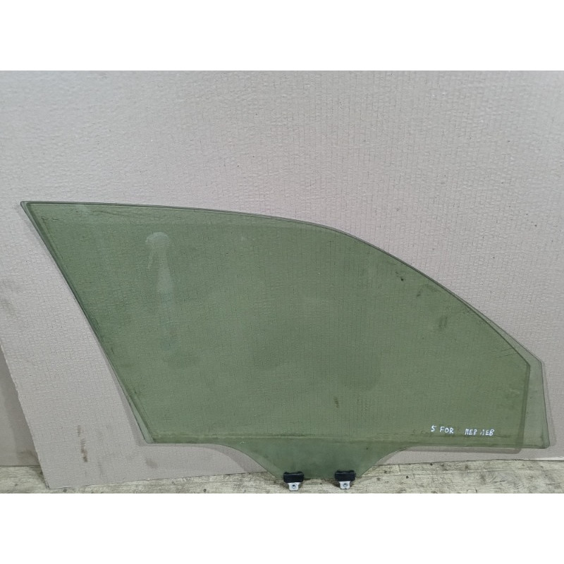 Стекло (кузов и элементы) Subaru Forester SH 2008 2.0 61011SC010