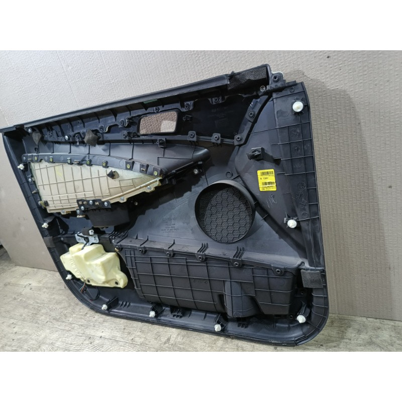 Дверная карта (салон) Hyundai Sonata YF 823203q050