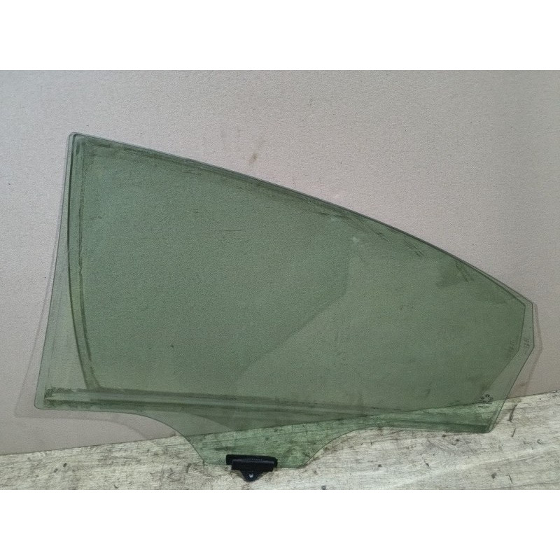 Стекло (кузов и элементы) Hyundai Sonata YF 834203S010