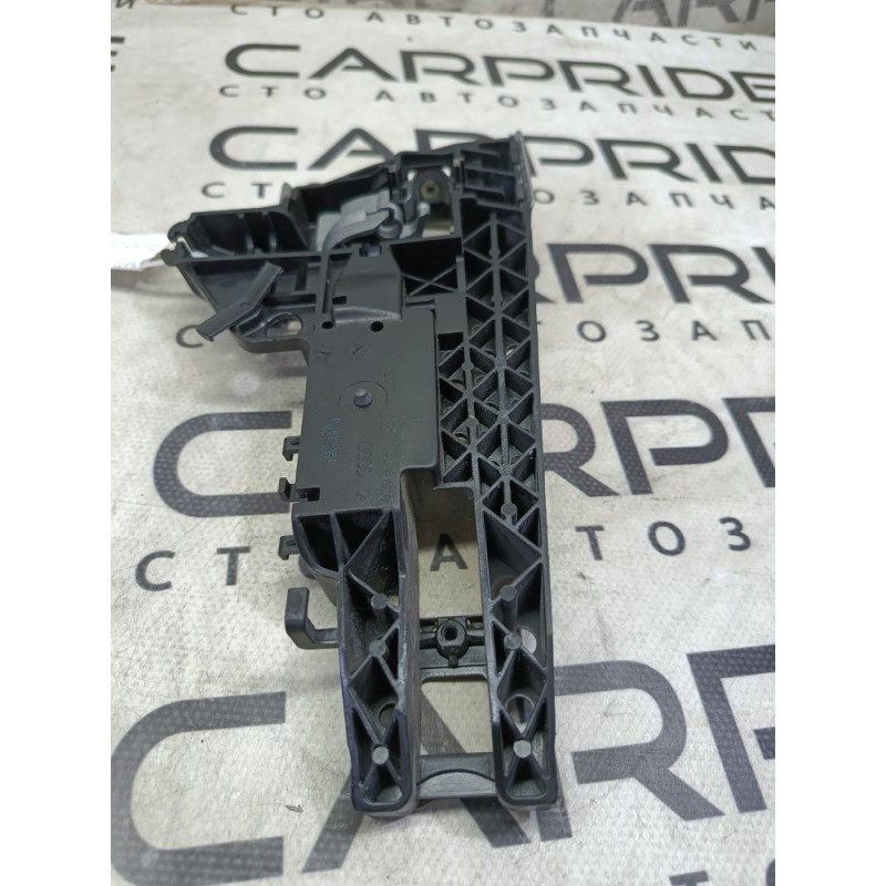 Кронштейн ручки двери (кузов и элементы) Audi Q7 4M 2017 4M1837885A