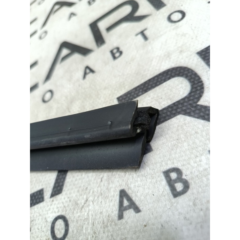 Молдинг стекла внутренний (наружные элементы кузова) Hyundai Sonata YF 822413S000