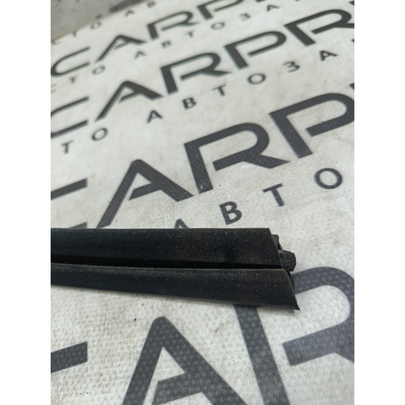 Молдинг стекла внутренний (наружные элементы кузова) Hyundai Sonata YF 822413S000