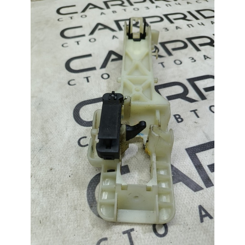 Кронштейн ручки двери (кузов и элементы) Hyundai Sonata YF 826653S200