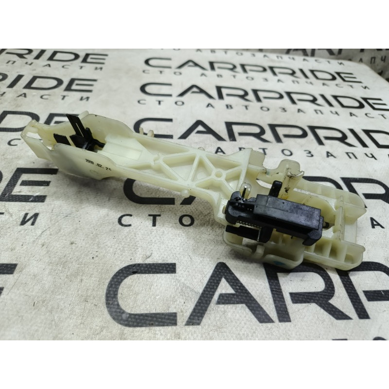 Кронштейн ручки двери (кузов и элементы) Hyundai Sonata YF 826653S200