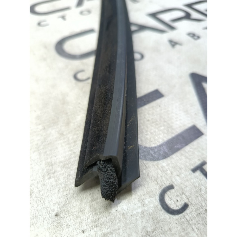 Молдинг стекла внутренний (наружные элементы кузова) KIA Optima TF 2010-2015 832412T000