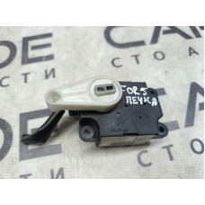 Привод заслонки отопителя