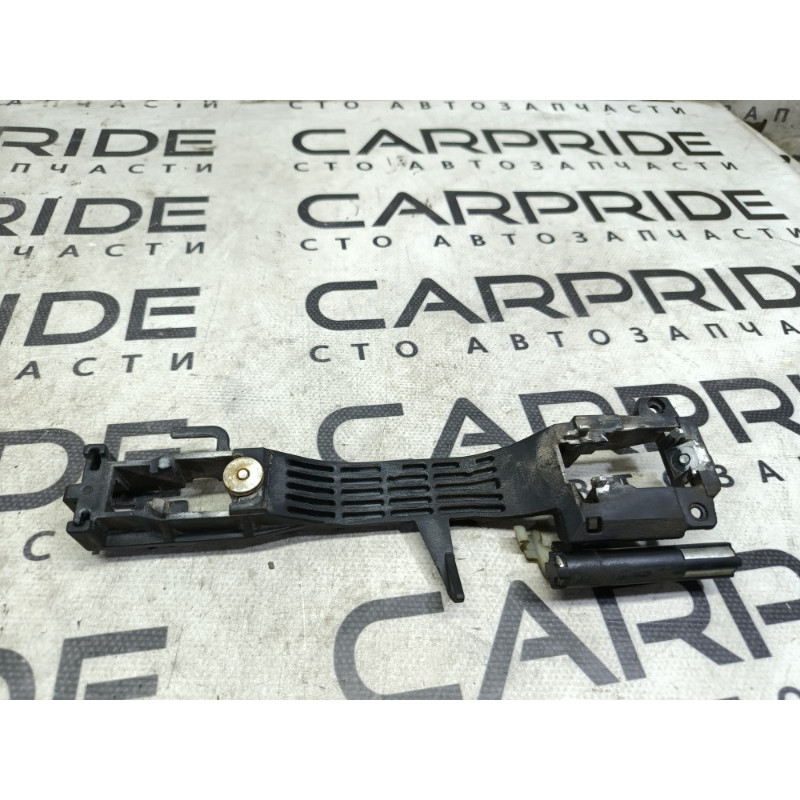 Кронштейн ручки дверей (кузов і елементи) Subaru Forester SH 2008 2.0 61142FG000