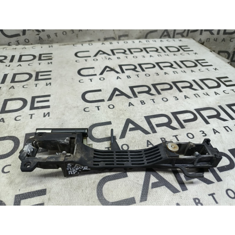 Кронштейн ручки дверей (кузов і елементи) Subaru Forester SH 2008 2.0 61142FG000