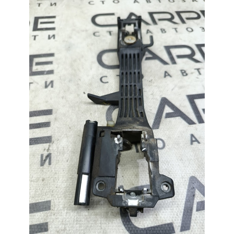 Кронштейн ручки дверей (кузов і елементи) Subaru Forester SH 2008 2.0 61142FG000