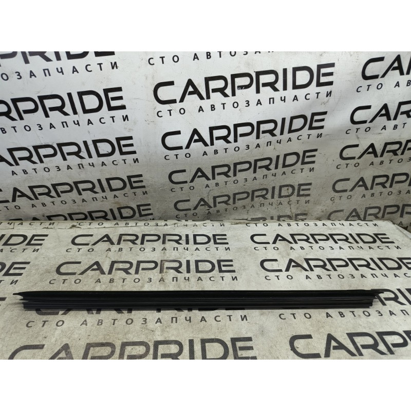 Молдинг стекла внутренний (наружные элементы кузова) Jeep Cherokee KL 2014 3.2 68103097ac