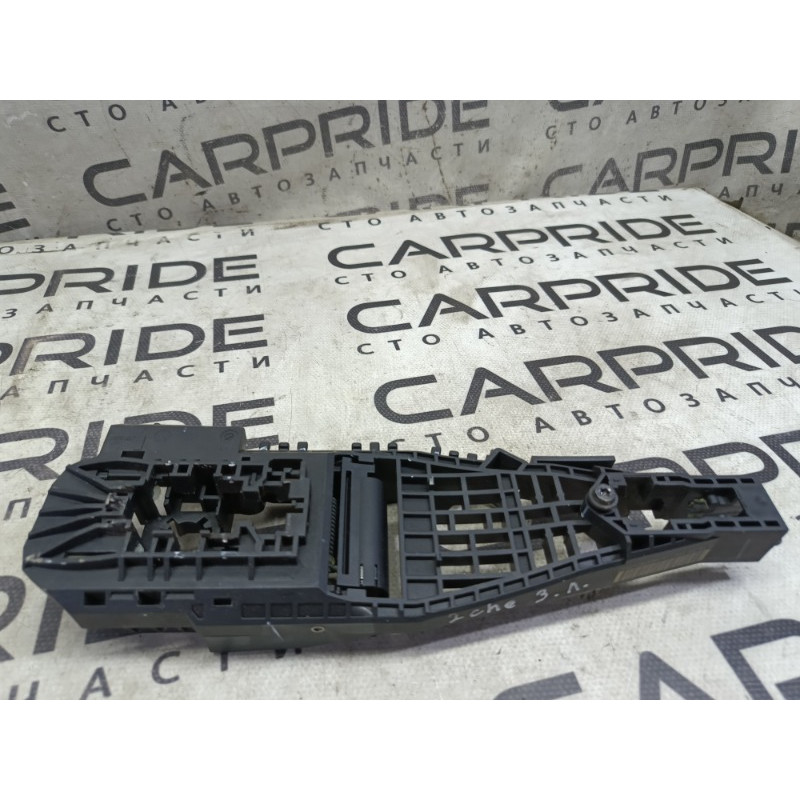 Кронштейн ручки двери (кузов и элементы) Jeep Cherokee KL 2014 3.2 68082689ad