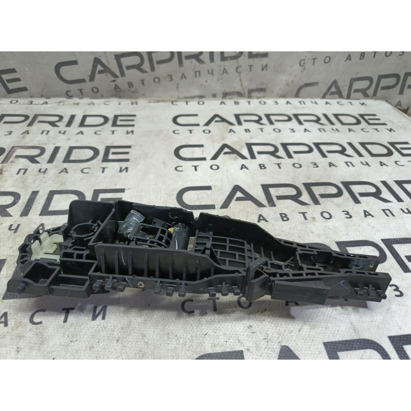 Кронштейн ручки двери (кузов и элементы) Jeep Cherokee KL 2014 3.2 68082689ad