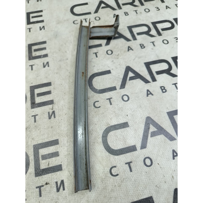 Направляющая стекла двери (кузов и элементы) Subaru Forester SH 2008 2.0 61240SC010