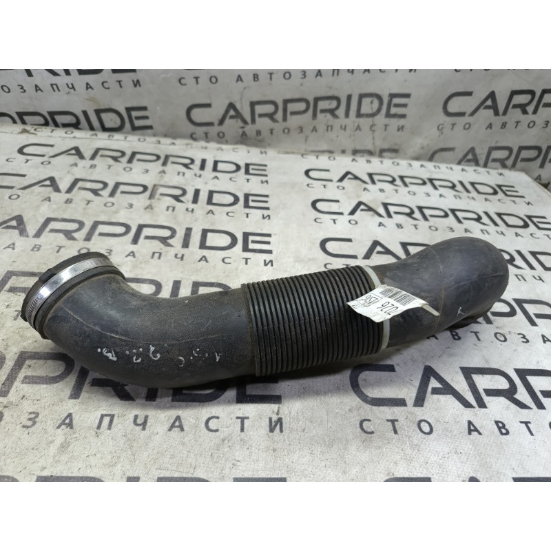 Патрубок повітряного фільтра (подача палива) Opel SIGNUM 1 2006 2.2 YH 09231937