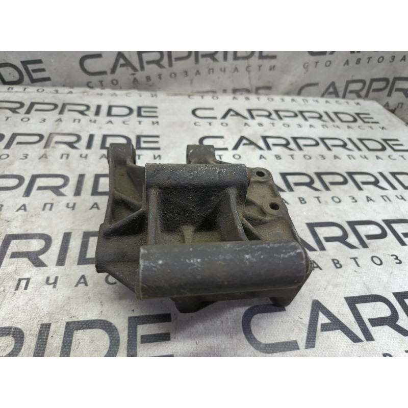 Кронштейн (двигатель и элементы) Land Rover Freelander L314 1.8B