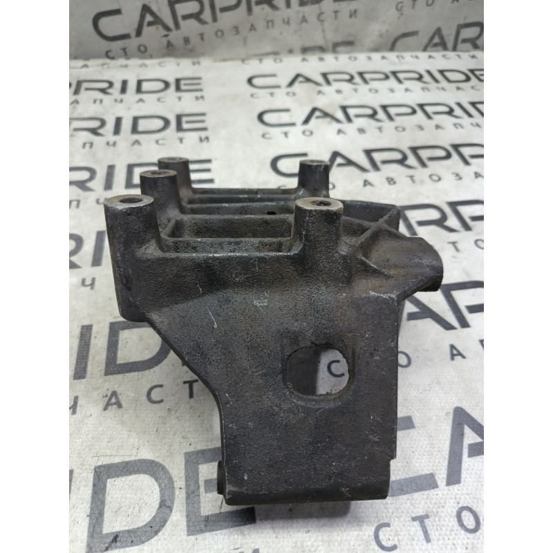 Кронштейн (двигатель и элементы) Land Rover Freelander L314 1.8B