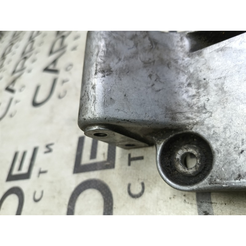 Кронштейн (двигатель и элементы) Land Rover Freelander L314 1.8B