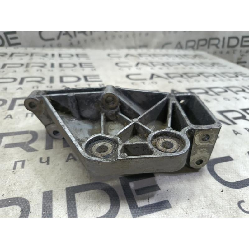 Кронштейн (двигатель и элементы) Land Rover Freelander L314 1.8B