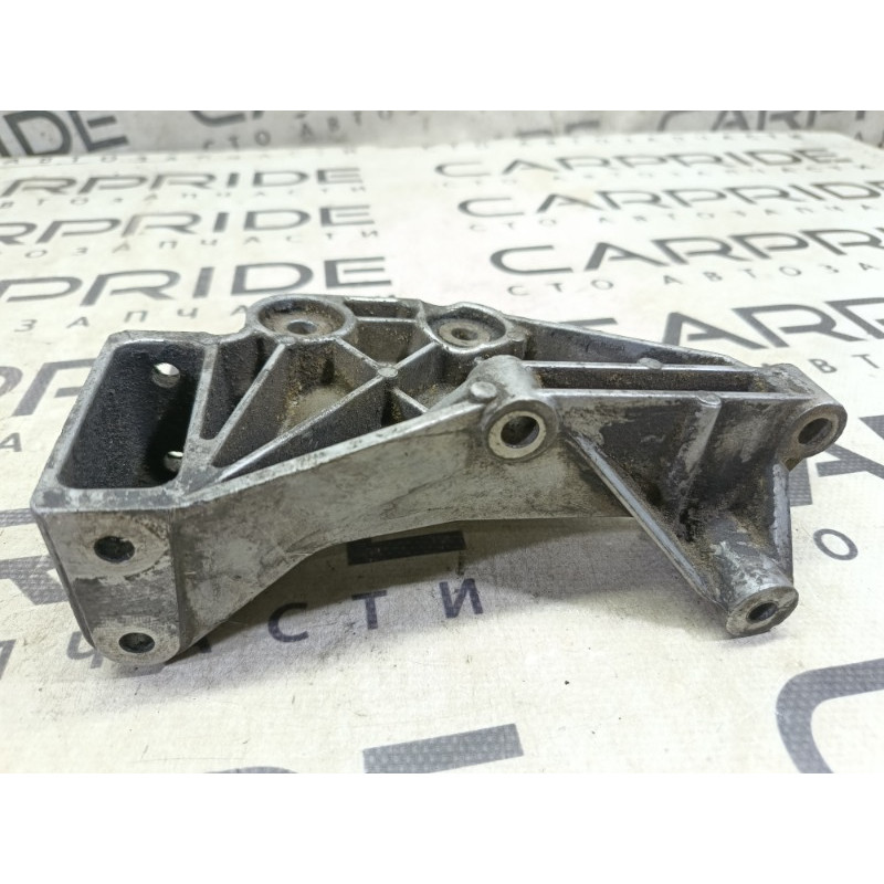 Кронштейн (двигатель и элементы) Land Rover Freelander L314 1.8B