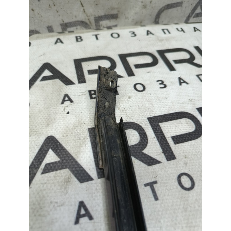 Направляюча скла дверей (кузов і елементи) Subaru Forester SH 2008 2.0 62240SC000