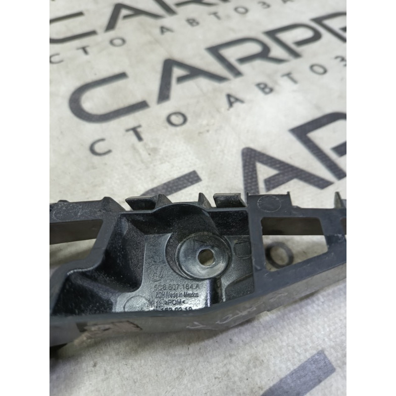 Крепление бампера (кузов и элементы) Volkswagen Jetta A6 5c6807184a