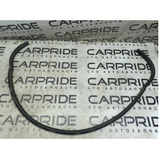 Уплотнитель капота