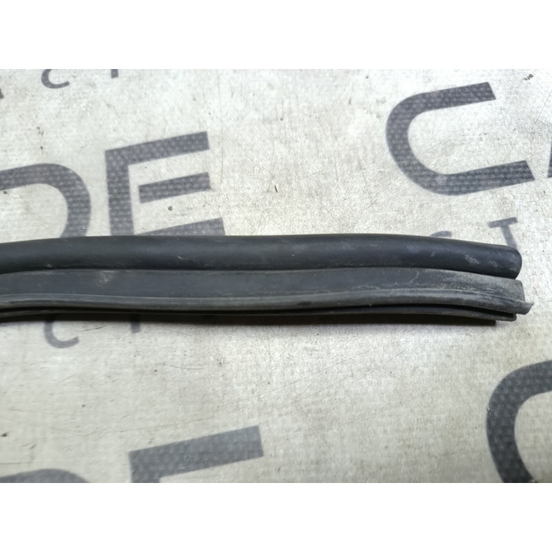 Ущільнювач капота (кузов і елементи) Subaru Forester SH 2008 2.0