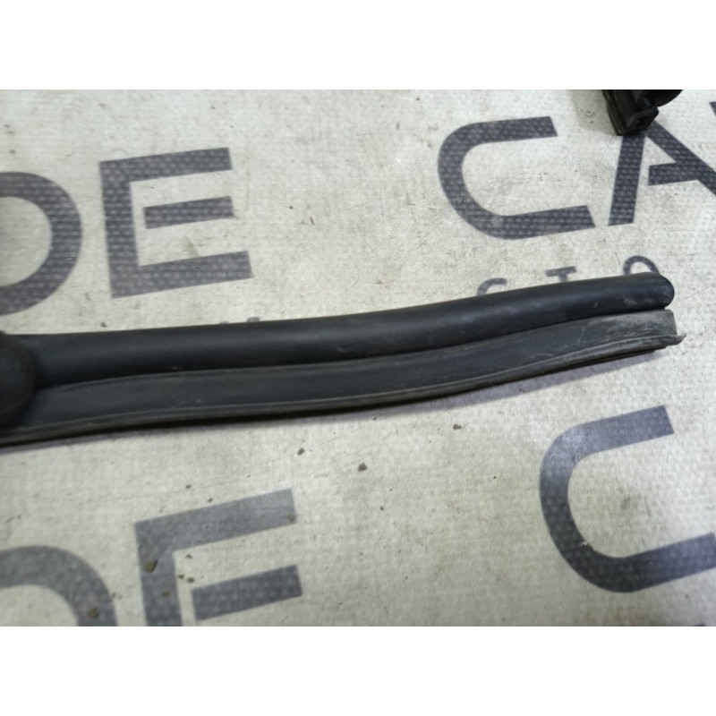 Ущільнювач капота (кузов і елементи) Subaru Forester SH 2008 2.0