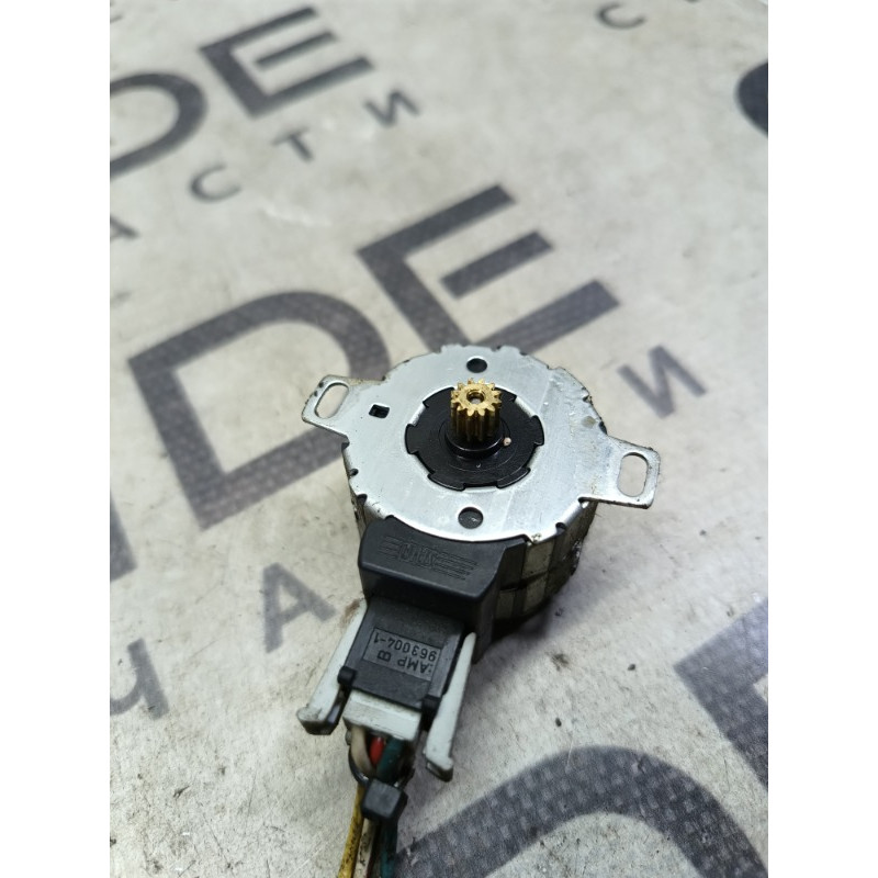 Привод заслонки отопителя (отопление и кондиционирование) BMW 3-series E36 1996 2.0 0132800006