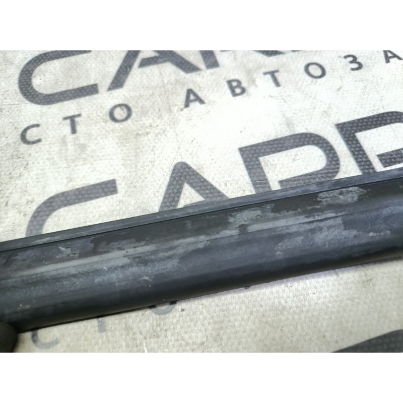 Ущільнювач капота (кузов і елементи) BMW 3-series E36 1996 2.0 51718165273