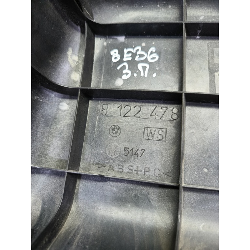 Накладка заднього ліхтаря (кузов і елементи) BMW 3-series E36 1996 2.0 51478122478