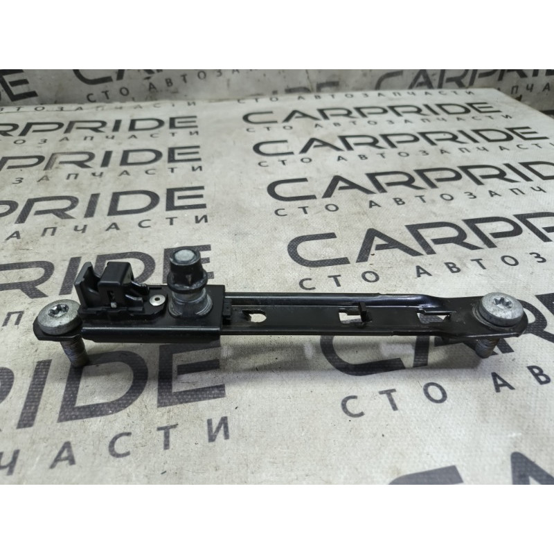 Кронштейн ремня безопасности (салон) Jeep Cherokee Trailhawk 2014 2.4 68102 536AA