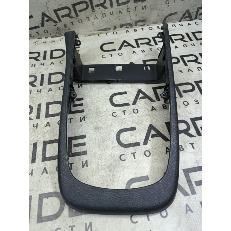 Накладка центральной консоли (салон) Hyundai Santa Fe CM 2009 2.2 CRDI 846512b700